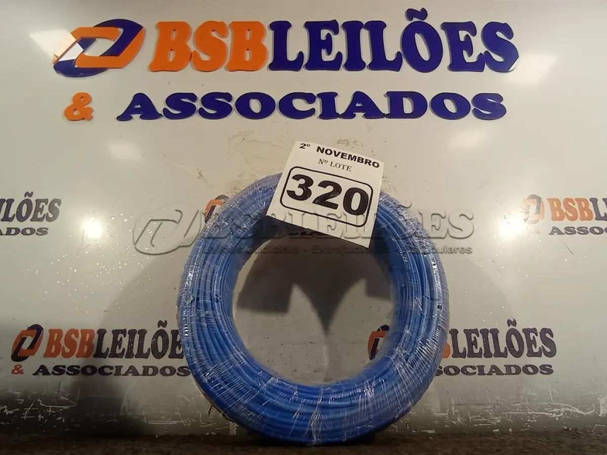 LOTE 320 - 01 ROLO DE CABO FLEXÍVEL 100M 1X4MM NA COR AZUL(NOVO). (NO ESTADO) ATENÇÃO! FAZER A VISITAÇÃO ANTES DE ARREMATAR, NÃO SABEMOS SE FUNCIONA. LEILÃO NÃO TEM GARANTIA E NEM DEVOLUÇÃO, SUJEITO A POSSÍVEIS AVARIAS VISÍVEIS/OCULTAS E/OU AUSÊNCIA DE COMPONENTES.