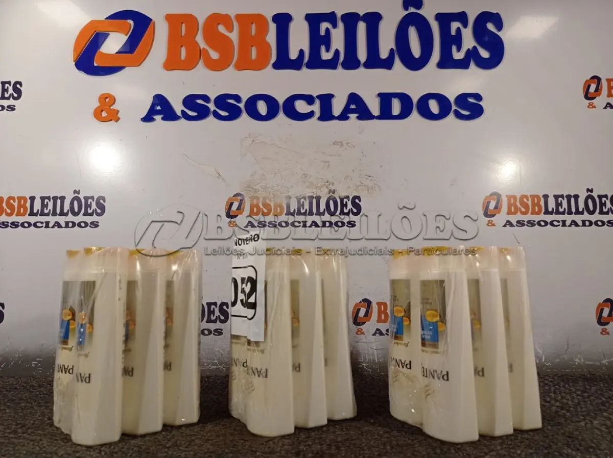 LOTE 052 - 18 FRASCOS DE CONDICIONADOR PANTENE PRO-V BRILHO EXTREMO 175ML. (NO ESTADO) ATENÇÃO! FAZER A VISITAÇÃO ANTES DE ARREMATAR, NÃO SABEMOS SE FUNCIONA. LEILÃO NÃO TEM GARANTIA E NEM DEVOLUÇÃO, SUJEITO A POSSÍVEIS AVARIAS VISÍVEIS/OCULTAS E/OU AUSÊNCIA DE COMPONENTES.
