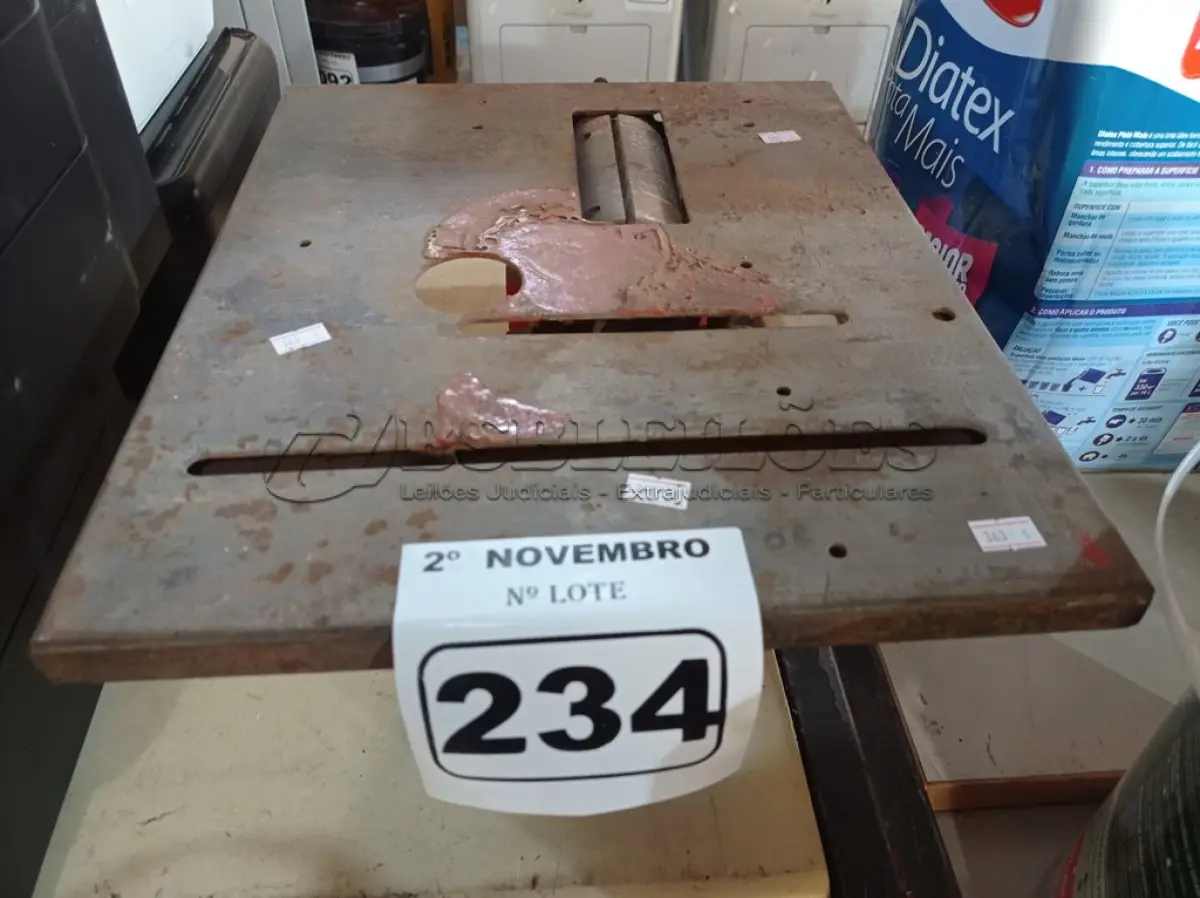 LOTE 234 - 01 PLAINA. (NO ESTADO) ATENÇÃO! FAZER A VISITAÇÃO ANTES DE ARREMATAR, NÃO SABEMOS SE FUNCIONA. LEILÃO NÃO TEM GARANTIA E NEM DEVOLUÇÃO, SUJEITO A POSSÍVEIS AVARIAS VISÍVEIS/OCULTAS E/OU AUSÊNCIA DE COMPONENTES.