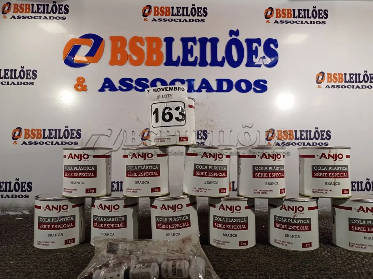 LOTE 163 - 12 LATAS DE COLA PLÁSTICA ANJO 1KG. (NO ESTADO) ATENÇÃO! FAZER A VISITAÇÃO ANTES DE ARREMATAR, NÃO SABEMOS SE FUNCIONA. LEILÃO NÃO TEM GARANTIA E NEM DEVOLUÇÃO, SUJEITO A POSSÍVEIS AVARIAS VISÍVEIS/OCULTAS E/OU AUSÊNCIA DE COMPONENTES.