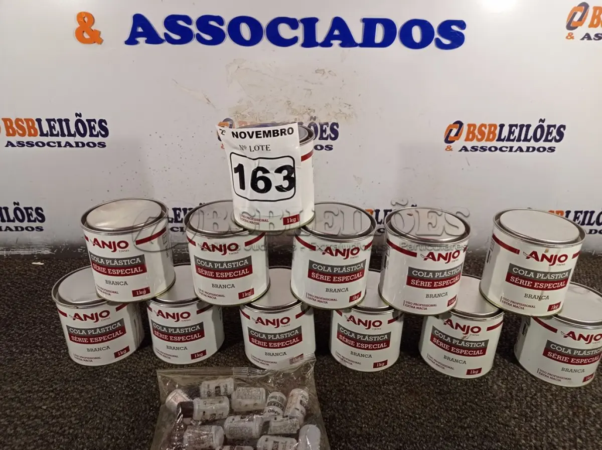 LOTE 163 - 12 LATAS DE COLA PLÁSTICA ANJO 1KG. (NO ESTADO) ATENÇÃO! FAZER A VISITAÇÃO ANTES DE ARREMATAR, NÃO SABEMOS SE FUNCIONA. LEILÃO NÃO TEM GARANTIA E NEM DEVOLUÇÃO, SUJEITO A POSSÍVEIS AVARIAS VISÍVEIS/OCULTAS E/OU AUSÊNCIA DE COMPONENTES.