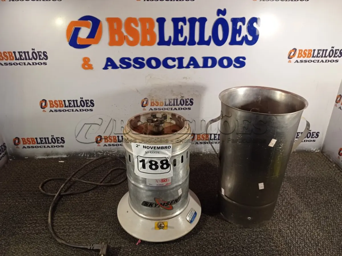LOTE 188 - 01 LIQUIDIFICADOR INDUSTRIAL MARCA SKYMSEN. (NO ESTADO) ATENÇÃO! FAZER A VISITAÇÃO ANTES DE ARREMATAR, NÃO SABEMOS SE FUNCIONA. LEILÃO NÃO TEM GARANTIA E NEM DEVOLUÇÃO, SUJEITO A POSSÍVEIS AVARIAS VISÍVEIS/OCULTAS E/OU AUSÊNCIA DE COMPONENTES.