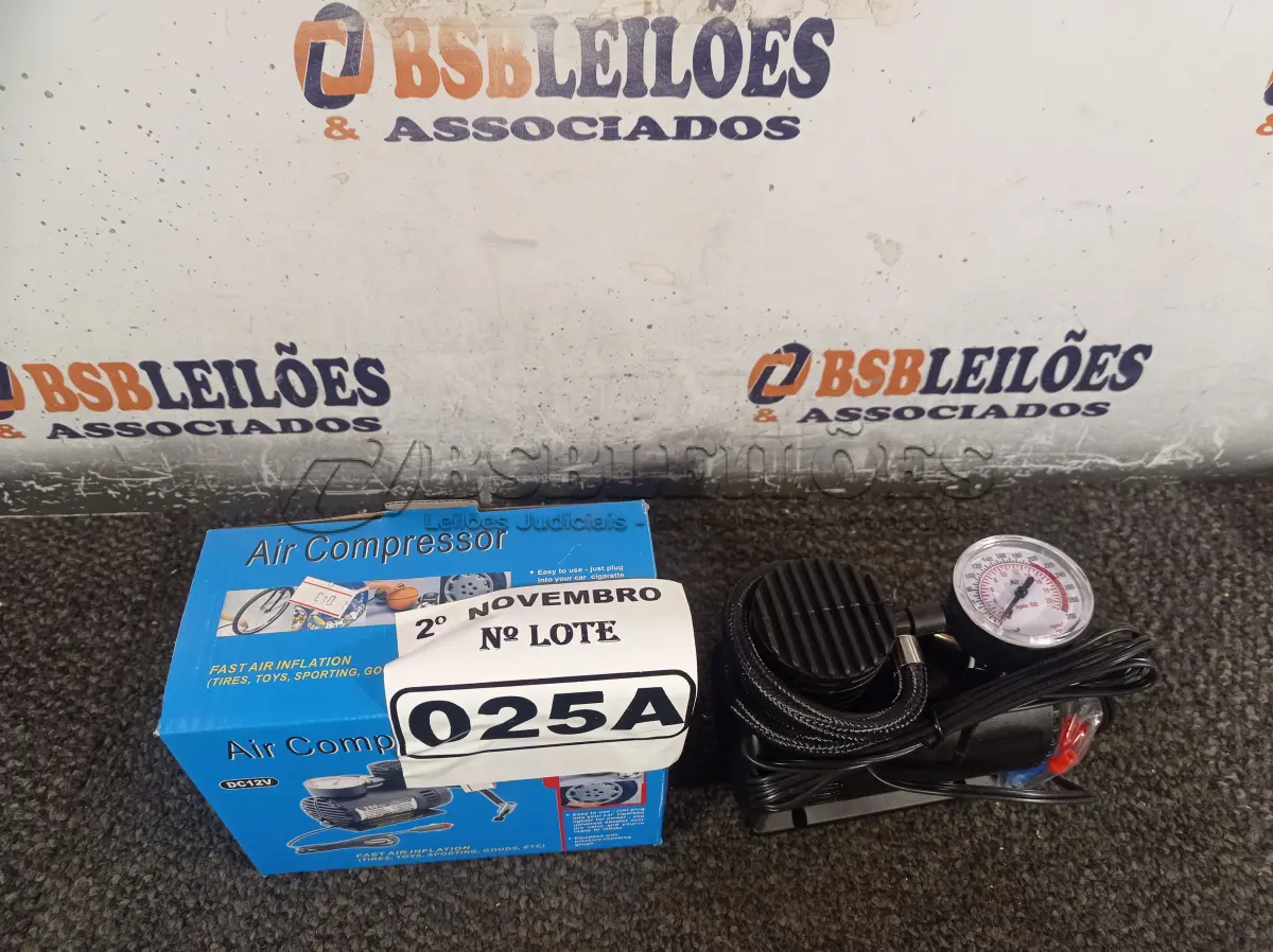 LOTE 025 - 01 COMPRESSOR DE AR PORTÁTIL 12V. (NO ESTADO) ATENÇÃO! FAZER A VISITAÇÃO ANTES DE ARREMATAR, NÃO SABEMOS SE FUNCIONA. LEILÃO NÃO TEM GARANTIA E NEM DEVOLUÇÃO, SUJEITO A POSSÍVEIS AVARIAS VISÍVEIS/OCULTAS E/OU AUSÊNCIA DE COMPONENTES.