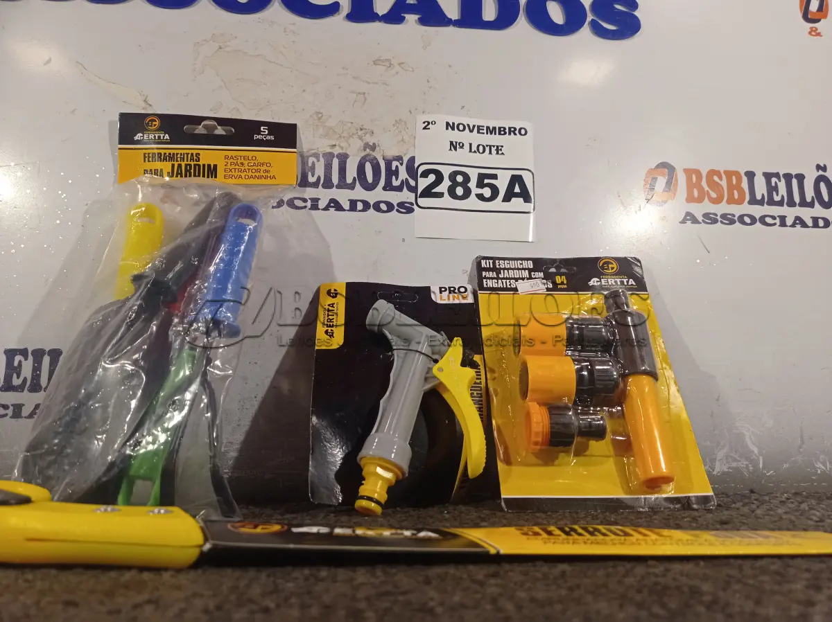LOTE 285 - 01 KIT PARA JARDINAGEM. (NO ESTADO) ATENÇÃO! FAZER A VISITAÇÃO ANTES DE ARREMATAR, NÃO SABEMOS SE FUNCIONA. LEILÃO NÃO TEM GARANTIA E NEM DEVOLUÇÃO, SUJEITO A POSSÍVEIS AVARIAS VISÍVEIS/OCULTAS E/OU AUSÊNCIA DE COMPONENTES.