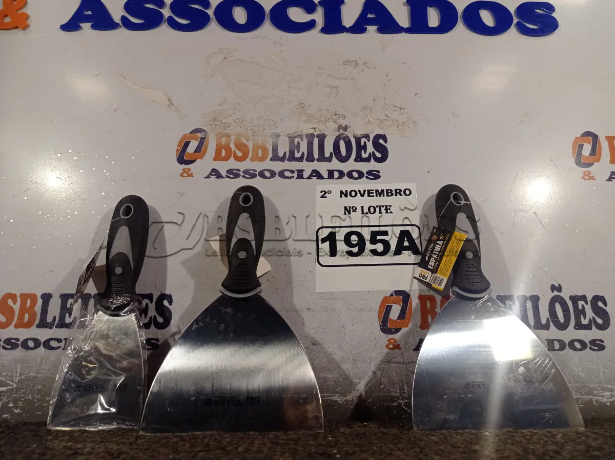 LOTE 195 - 03 ESPÁTULAS. (NO ESTADO) ATENÇÃO! FAZER A VISITAÇÃO ANTES DE ARREMATAR, NÃO SABEMOS SE FUNCIONA. LEILÃO NÃO TEM GARANTIA E NEM DEVOLUÇÃO, SUJEITO A POSSÍVEIS AVARIAS VISÍVEIS/OCULTAS E/OU AUSÊNCIA DE COMPONENTES.
