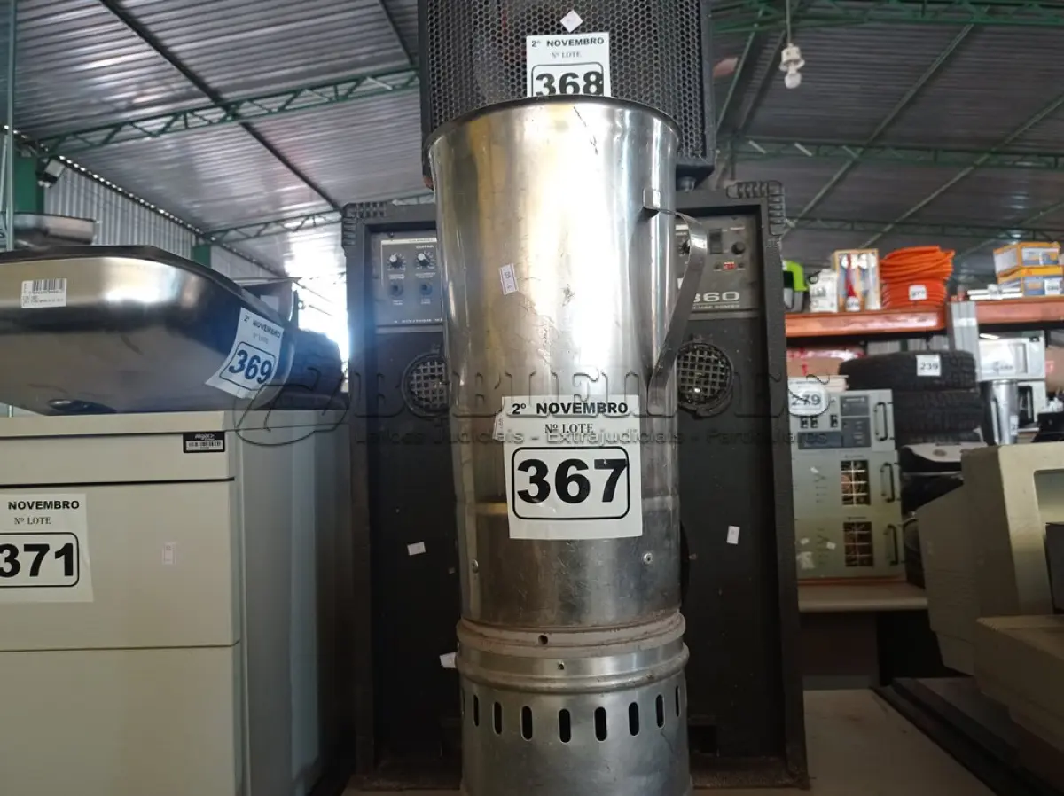LOTE 367 - 01 LIQUIDIFICADOR INDUSTRIAL MARCA SKYMSEN. (NO ESTADO) ATENÇÃO! FAZER A VISITAÇÃO ANTES DE ARREMATAR, NÃO SABEMOS SE FUNCIONA. LEILÃO NÃO TEM GARANTIA E NEM DEVOLUÇÃO, SUJEITO A POSSÍVEIS AVARIAS VISÍVEIS/OCULTAS E/OU AUSÊNCIA DE COMPONENTES.