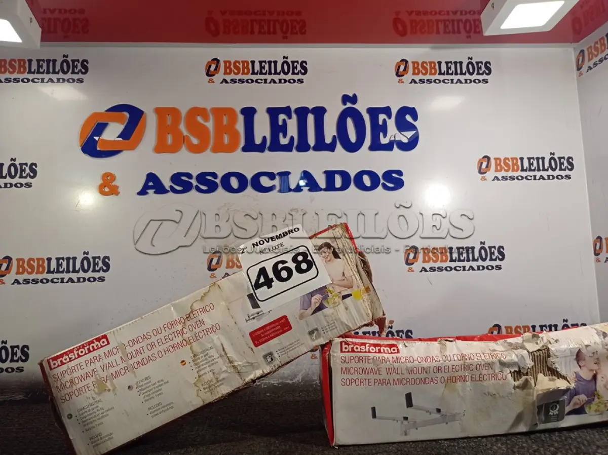 LOTE 468 - 02 SUPORTES PARA MICRO-ONDAS OU FORNO ELÉTRICO. (NO ESTADO) ATENÇÃO! FAZER A VISITAÇÃO ANTES DE ARREMATAR, NÃO SABEMOS SE FUNCIONA. LEILÃO NÃO TEM GARANTIA E NEM DEVOLUÇÃO, SUJEITO A POSSÍVEIS AVARIAS VISÍVEIS/OCULTAS E/OU AUSÊNCIA DE COMPONENTES.
