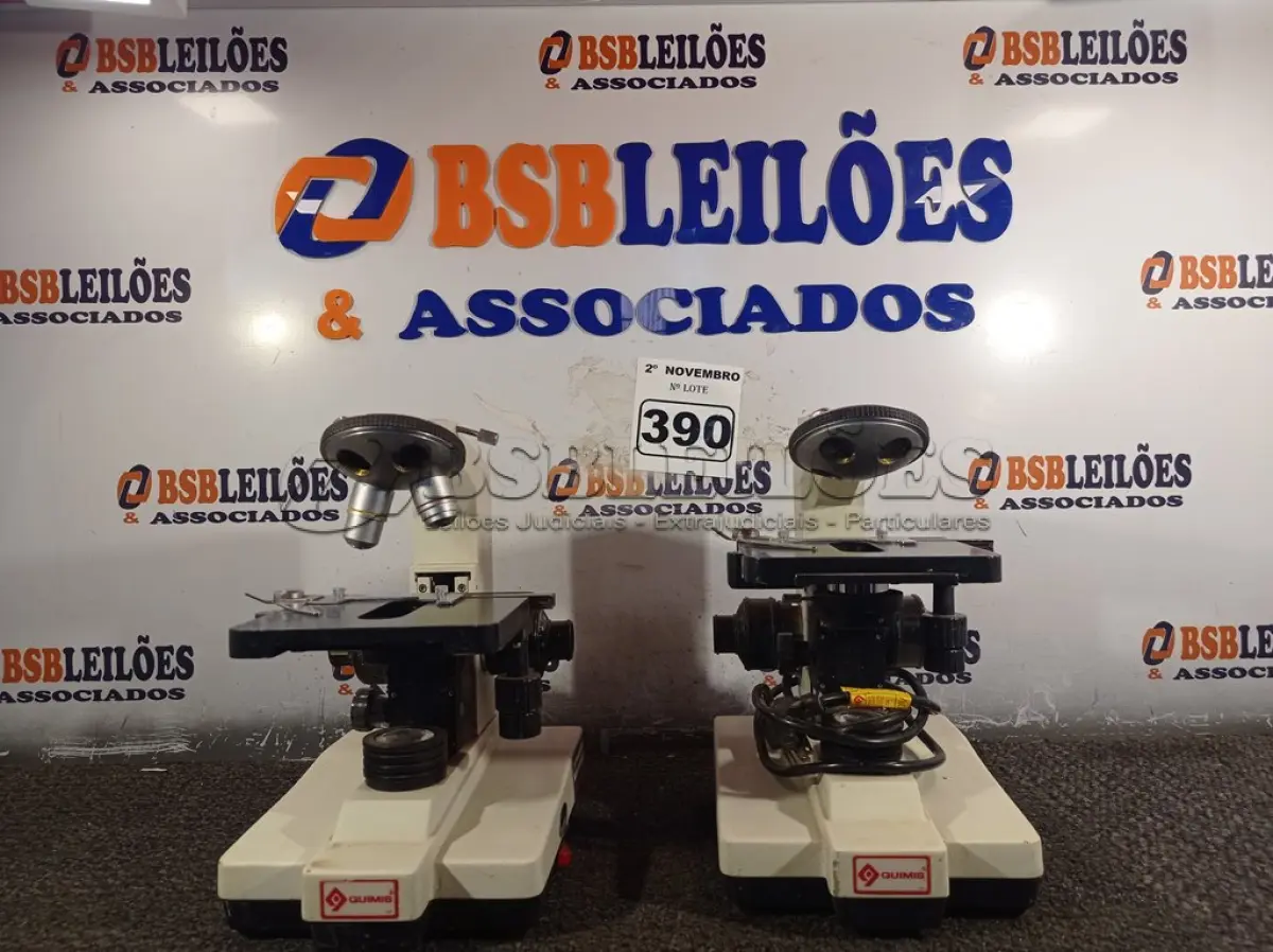 LOTE 390 - 02 BASES DE MICROSCÓPIO. (NO ESTADO) ATENÇÃO! FAZER A VISITAÇÃO ANTES DE ARREMATAR, NÃO SABEMOS SE FUNCIONA. LEILÃO NÃO TEM GARANTIA E NEM DEVOLUÇÃO, SUJEITO A POSSÍVEIS AVARIAS VISÍVEIS/OCULTAS E/OU AUSÊNCIA DE COMPONENTES.
