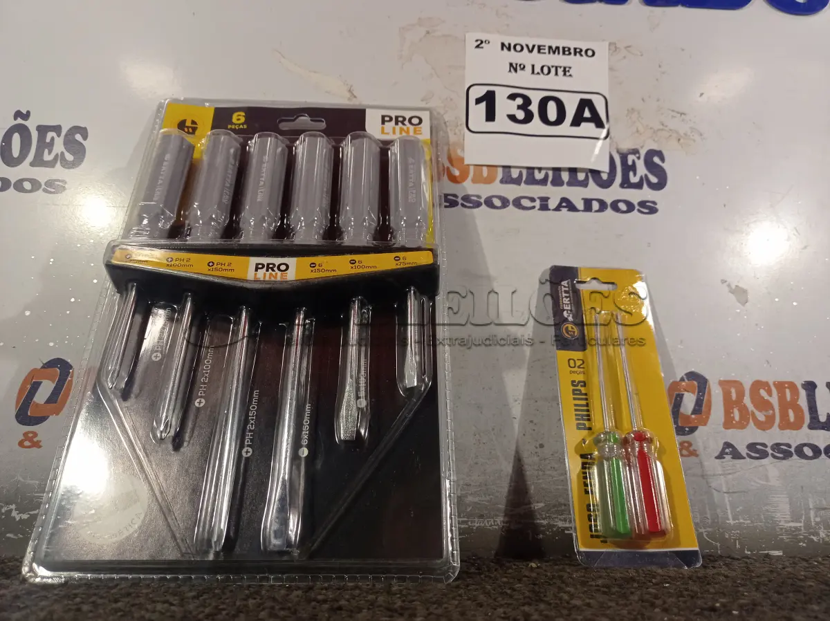 LOTE 130 - 02 KIT’S DE CHAVES FENDA/PHILIPS 06/02 PEÇAS. (NO ESTADO) ATENÇÃO! FAZER A VISITAÇÃO ANTES DE ARREMATAR, NÃO SABEMOS SE FUNCIONA. LEILÃO NÃO TEM GARANTIA E NEM DEVOLUÇÃO, SUJEITO A POSSÍVEIS AVARIAS VISÍVEIS/OCULTAS E/OU AUSÊNCIA DE COMPONENTES.