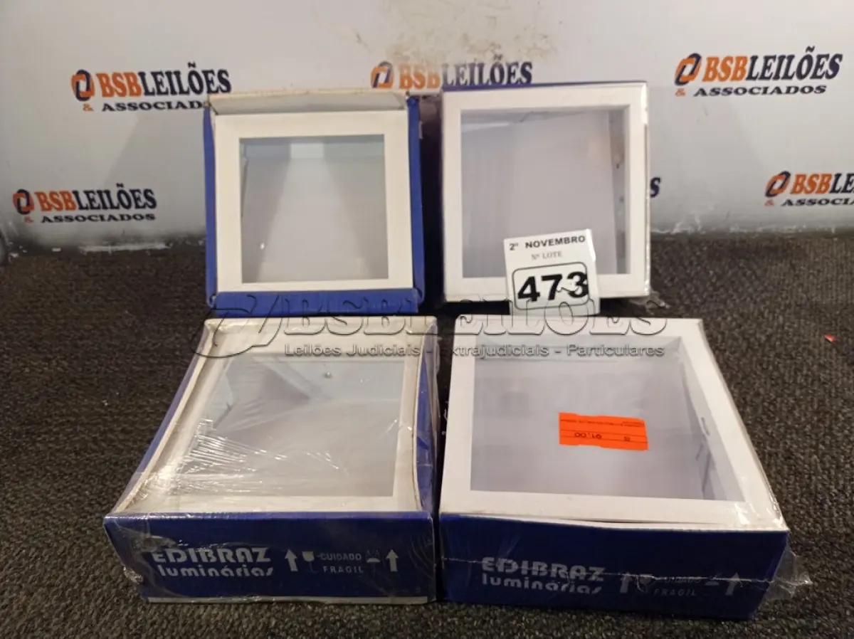 LOTE 473 - 04 LUMINÁRIAS DE EMBUTIR MARCAS EDIBRAZ. (NO ESTADO) ATENÇÃO! FAZER A VISITAÇÃO ANTES DE ARREMATAR, NÃO SABEMOS SE FUNCIONA. LEILÃO NÃO TEM GARANTIA E NEM DEVOLUÇÃO, SUJEITO A POSSÍVEIS AVARIAS VISÍVEIS/OCULTAS E/OU AUSÊNCIA DE COMPONENTES.