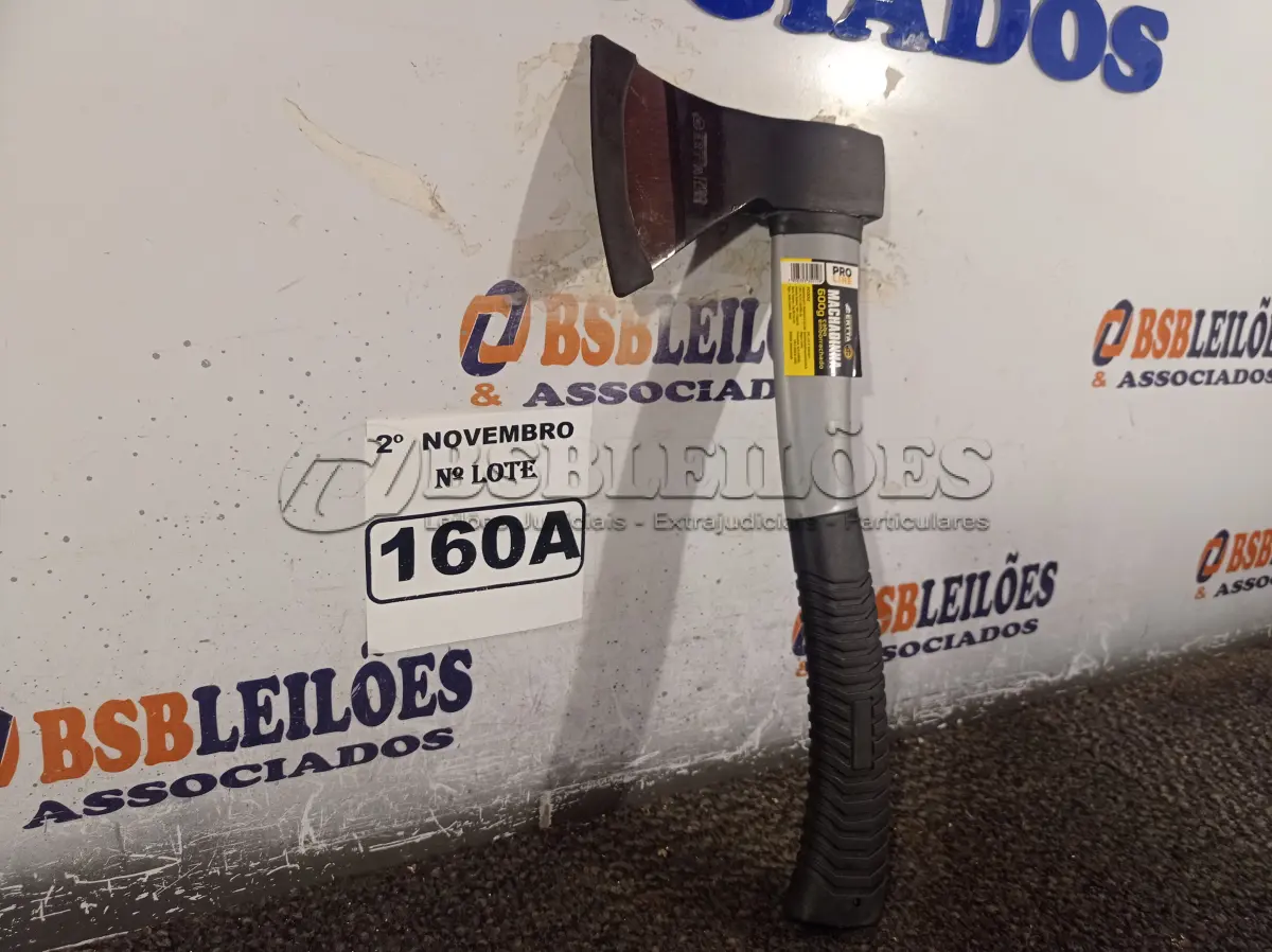 LOTE 160 - 01 MACHADINHA CAÇA E PESCA COM CABO EMBORRACHADO. (NO ESTADO) ATENÇÃO! FAZER A VISITAÇÃO ANTES DE ARREMATAR, NÃO SABEMOS SE FUNCIONA. LEILÃO NÃO TEM GARANTIA E NEM DEVOLUÇÃO, SUJEITO A POSSÍVEIS AVARIAS VISÍVEIS/OCULTAS E/OU AUSÊNCIA DE COMPONENTES.