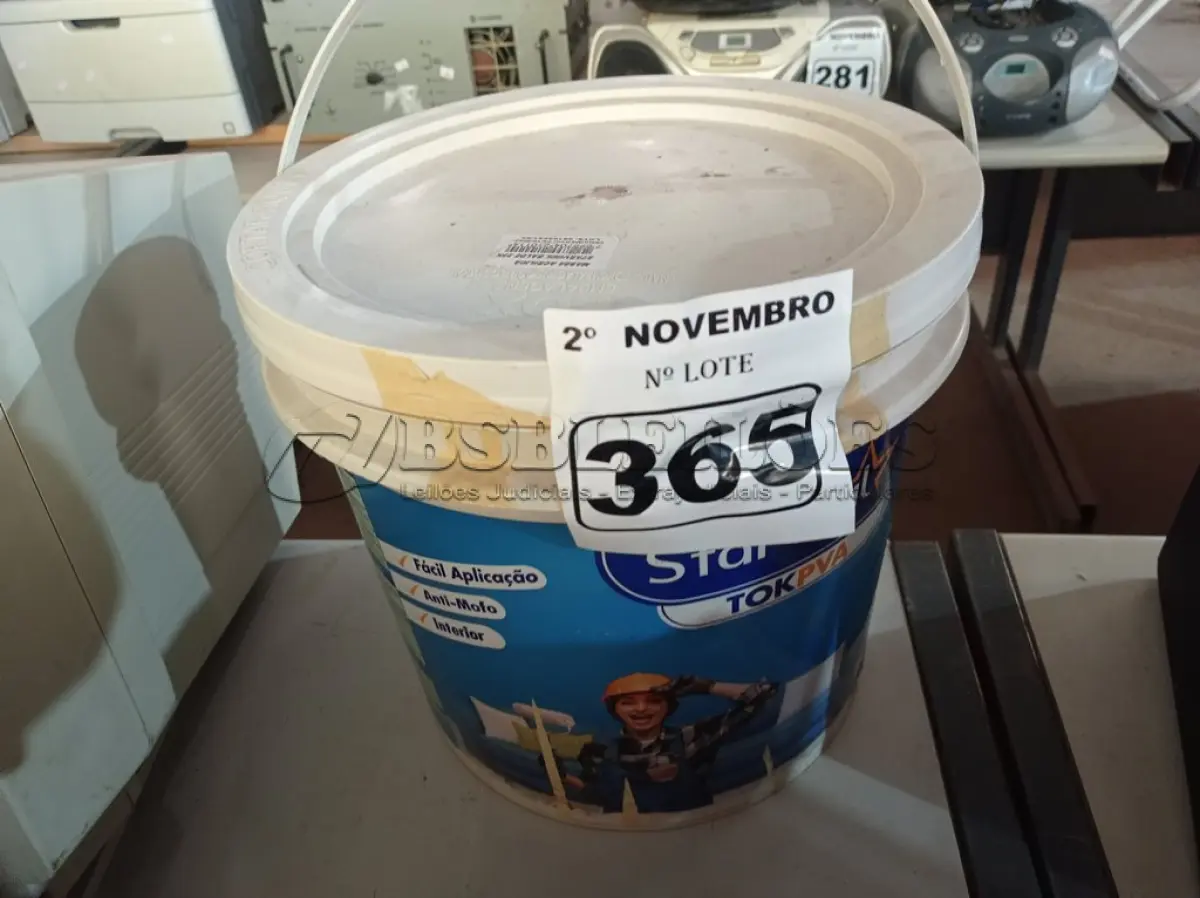 LOTE 365 - 01 BALDE DE MASSA ACRÍLICA STAR VINIL TOK PVA 25KG. (NO ESTADO) ATENÇÃO! FAZER A VISITAÇÃO ANTES DE ARREMATAR, NÃO SABEMOS SE FUNCIONA. LEILÃO NÃO TEM GARANTIA E NEM DEVOLUÇÃO, SUJEITO A POSSÍVEIS AVARIAS VISÍVEIS/OCULTAS E/OU AUSÊNCIA DE COMPONENTES.
