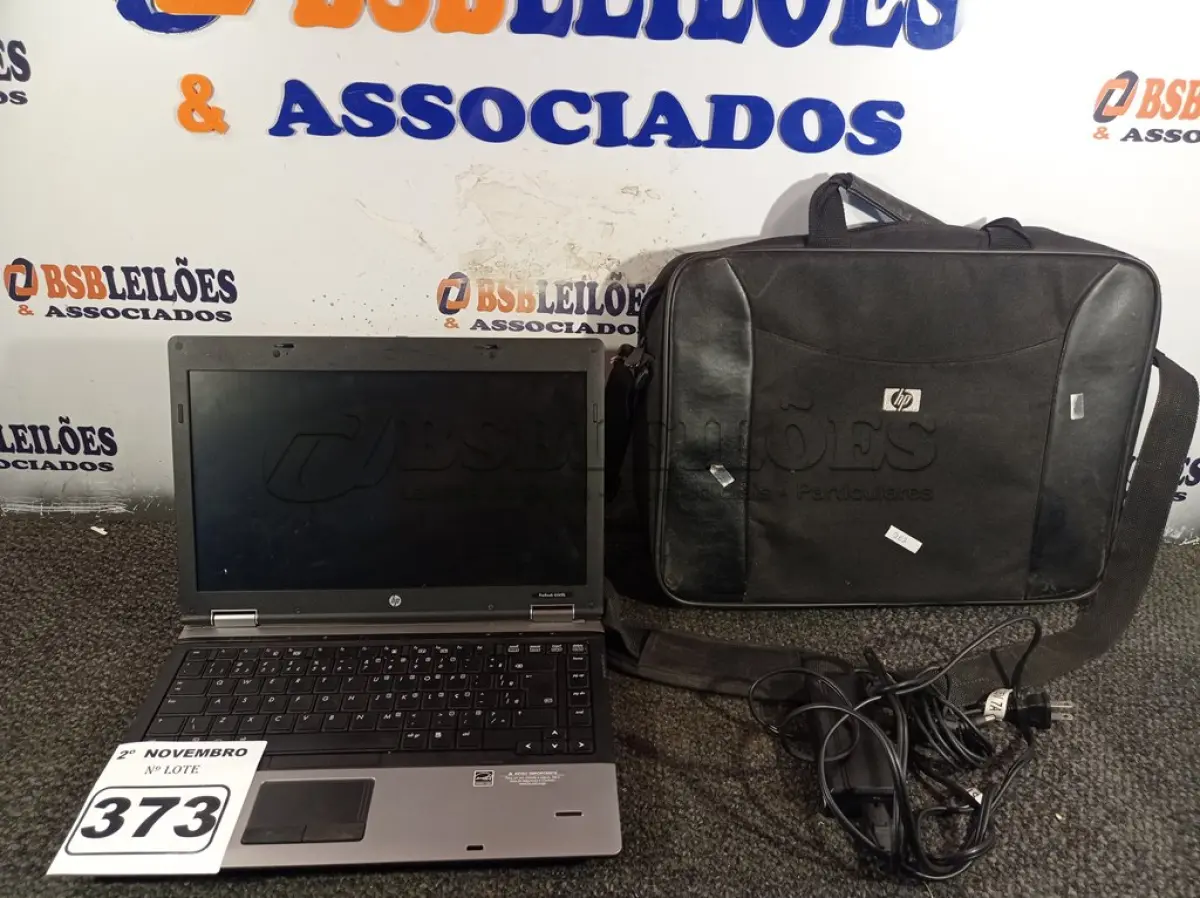 LOTE 373 - 01 NOTEBOOK MARCA HP COM MALETA E FONTE. (NO ESTADO) ATENÇÃO! FAZER A VISITAÇÃO ANTES DE ARREMATAR, NÃO SABEMOS SE FUNCIONA. LEILÃO NÃO TEM GARANTIA E NEM DEVOLUÇÃO, SUJEITO A POSSÍVEIS AVARIAS VISÍVEIS/OCULTAS E/OU AUSÊNCIA DE COMPONENTES.