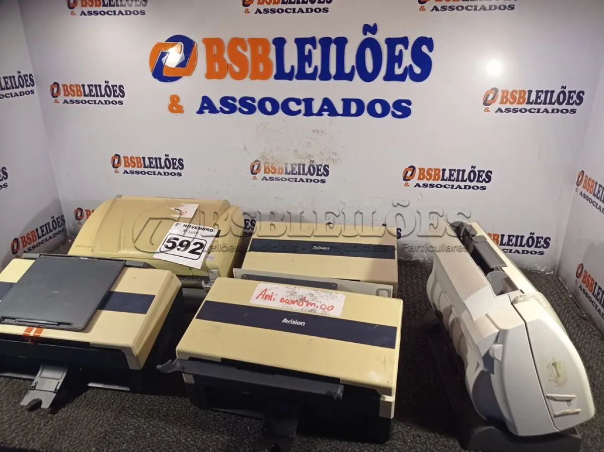 LOTE 592 - 05 SCANNERS MARCAS E MODELOS DIVERSOS. (NO ESTADO) ATENÇÃO! FAZER A VISITAÇÃO ANTES DE ARREMATAR, NÃO SABEMOS SE FUNCIONA. LEILÃO NÃO TEM GARANTIA E NEM DEVOLUÇÃO, SUJEITO A POSSÍVEIS AVARIAS VISÍVEIS/OCULTAS E/OU AUSÊNCIA DE COMPONENTES.