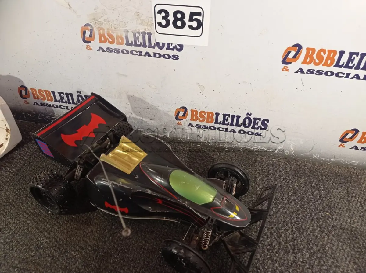 LOTE 385 - 01 CARRINHO DE CONTROLE REMOTO. (NO ESTADO) ATENÇÃO! FAZER A VISITAÇÃO ANTES DE ARREMATAR, NÃO SABEMOS SE FUNCIONA. LEILÃO NÃO TEM GARANTIA E NEM DEVOLUÇÃO, SUJEITO A POSSÍVEIS AVARIAS VISÍVEIS/OCULTAS E/OU AUSÊNCIA DE COMPONENTES.
