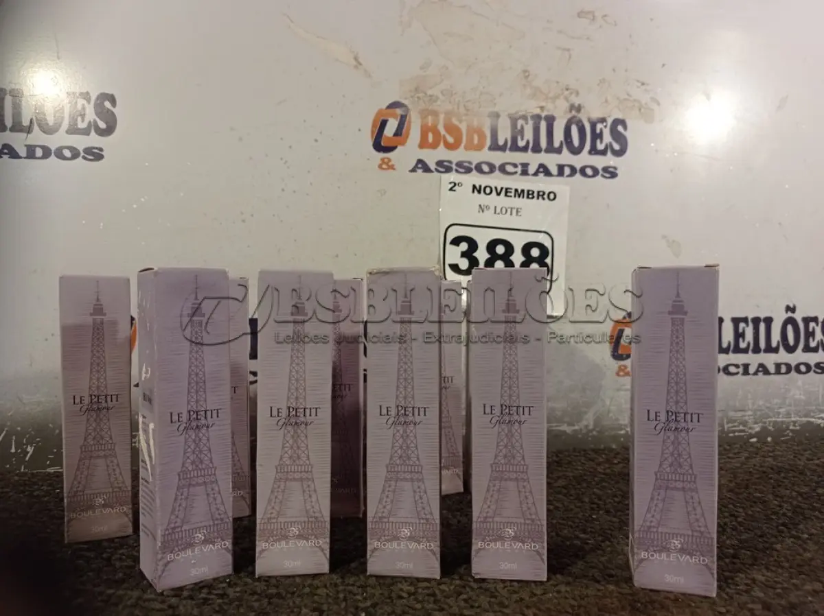 LOTE 388 - 10 PERFUMES LE PETIT 30ML. (NO ESTADO) ATENÇÃO! FAZER A VISITAÇÃO ANTES DE ARREMATAR, NÃO SABEMOS SE FUNCIONA. LEILÃO NÃO TEM GARANTIA E NEM DEVOLUÇÃO, SUJEITO A POSSÍVEIS AVARIAS VISÍVEIS/OCULTAS E/OU AUSÊNCIA DE COMPONENTES.