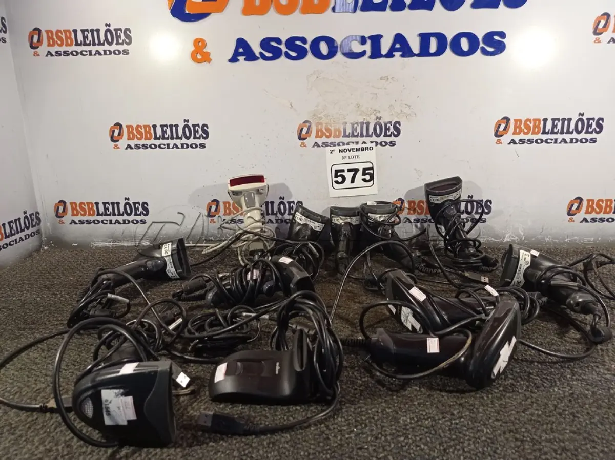 LOTE 575 - 01 LOTE COM VÁRIOS LEITORES DE CÓDIGO DE BARRAS. (NO ESTADO) ATENÇÃO! FAZER A VISITAÇÃO ANTES DE ARREMATAR, NÃO SABEMOS SE FUNCIONA. LEILÃO NÃO TEM GARANTIA E NEM DEVOLUÇÃO, SUJEITO A POSSÍVEIS AVARIAS VISÍVEIS/OCULTAS E/OU AUSÊNCIA DE COMPONENTES.