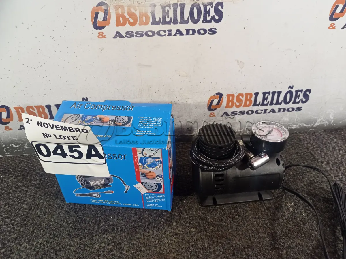 LOTE 045 - 01 COMPRESSOR DE AR PORTÁTIL 12V. (NO ESTADO) ATENÇÃO! FAZER A VISITAÇÃO ANTES DE ARREMATAR, NÃO SABEMOS SE FUNCIONA. LEILÃO NÃO TEM GARANTIA E NEM DEVOLUÇÃO, SUJEITO A POSSÍVEIS AVARIAS VISÍVEIS/OCULTAS E/OU AUSÊNCIA DE COMPONENTES.