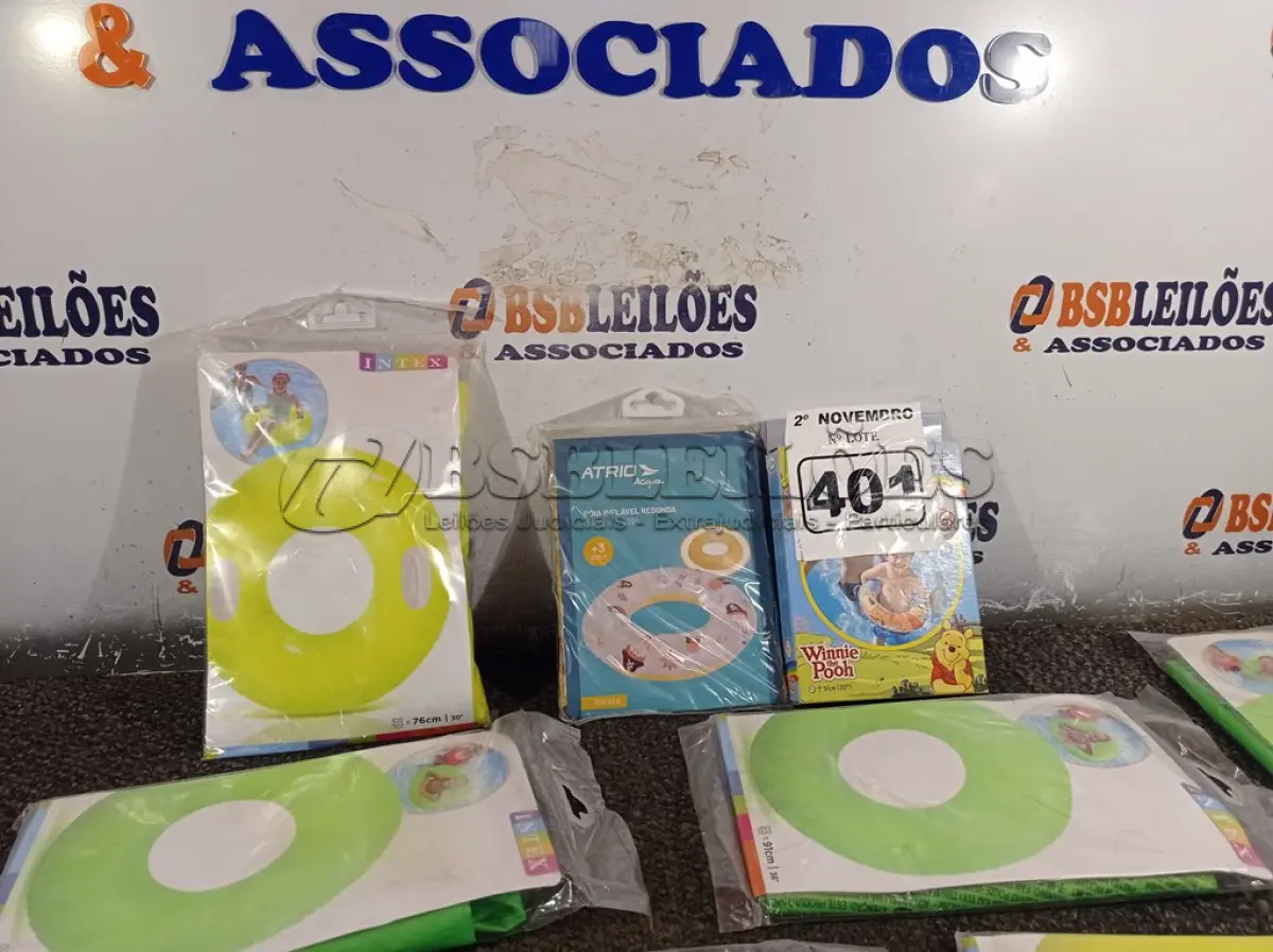 LOTE 401 - 01 LOTE COM VÁRIAS BOIAS INFANTIS. (NO ESTADO) ATENÇÃO! FAZER A VISITAÇÃO ANTES DE ARREMATAR, NÃO SABEMOS SE FUNCIONA. LEILÃO NÃO TEM GARANTIA E NEM DEVOLUÇÃO, SUJEITO A POSSÍVEIS AVARIAS VISÍVEIS/OCULTAS E/OU AUSÊNCIA DE COMPONENTES.