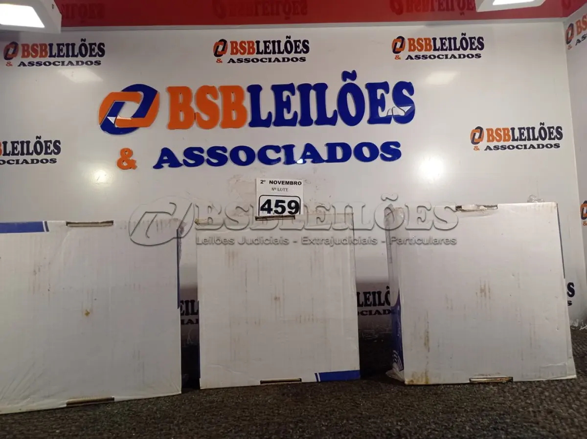 LOTE 459 - 03 LUMINÁRIAS DE EMBUTIR 20X20 MARCAS EDIBRAZ. (NO ESTADO) ATENÇÃO! FAZER A VISITAÇÃO ANTES DE ARREMATAR, NÃO SABEMOS SE FUNCIONA. LEILÃO NÃO TEM GARANTIA E NEM DEVOLUÇÃO, SUJEITO A POSSÍVEIS AVARIAS VISÍVEIS/OCULTAS E/OU AUSÊNCIA DE COMPONENTES.