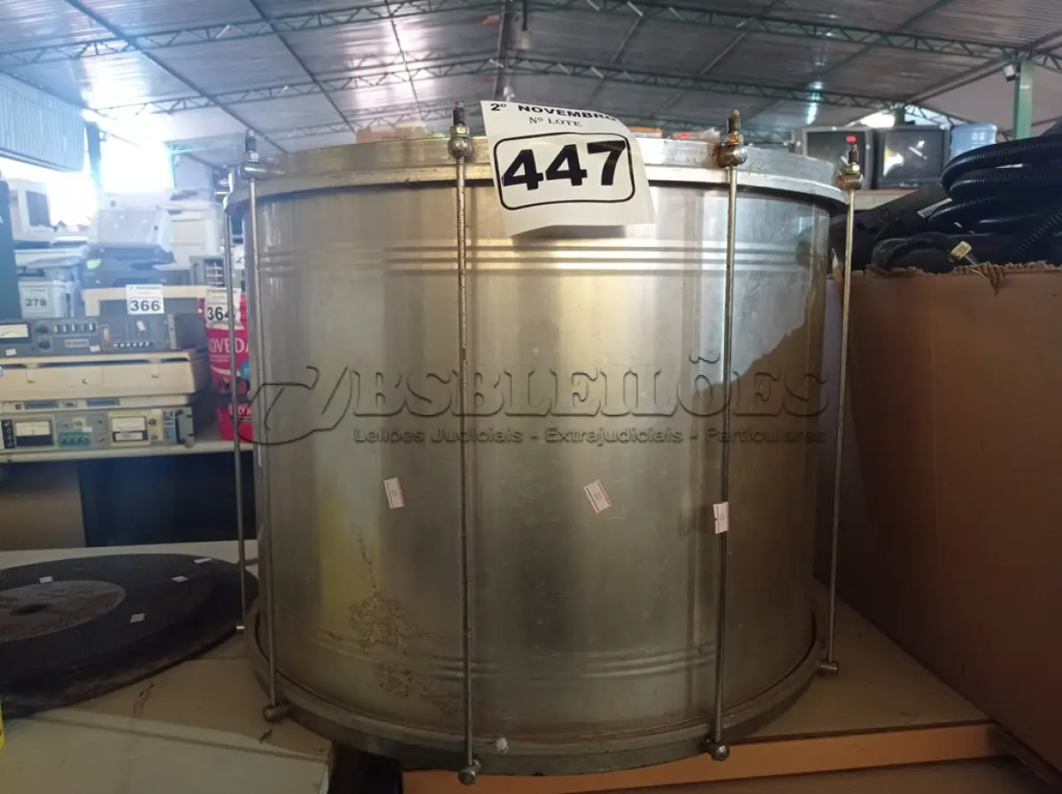 LOTE 447 - 01 INSTRUMENTO MUSICAL “SURDO”. (NO ESTADO) ATENÇÃO! FAZER A VISITAÇÃO ANTES DE ARREMATAR, NÃO SABEMOS SE FUNCIONA. LEILÃO NÃO TEM GARANTIA E NEM DEVOLUÇÃO, SUJEITO A POSSÍVEIS AVARIAS VISÍVEIS/OCULTAS E/OU AUSÊNCIA DE COMPONENTES.