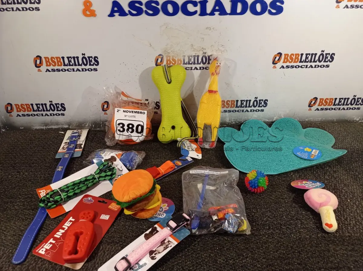 LOTE 380 - 01 KIT DE ACESSÓRIOS PARA PET. (NO ESTADO) ATENÇÃO! FAZER A VISITAÇÃO ANTES DE ARREMATAR, NÃO SABEMOS SE FUNCIONA. LEILÃO NÃO TEM GARANTIA E NEM DEVOLUÇÃO, SUJEITO A POSSÍVEIS AVARIAS VISÍVEIS/OCULTAS E/OU AUSÊNCIA DE COMPONENTES.