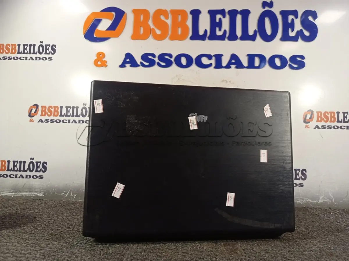LOTE 039 - 01 NOTEBOOK MARCA SIM+. (NO ESTADO) ATENÇÃO! FAZER A VISITAÇÃO ANTES DE ARREMATAR, NÃO SABEMOS SE FUNCIONA. LEILÃO NÃO TEM GARANTIA E NEM DEVOLUÇÃO, SUJEITO A POSSÍVEIS AVARIAS VISÍVEIS/OCULTAS E/OU AUSÊNCIA DE COMPONENTES.