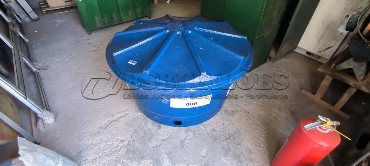 LOTE 006 - 01 CAIXA DE ÁGUA 500 LITROS (NO ESTADO, NÃO SABEMOS SE FUNCIONA. LEILÃO NÃO TEM GARANTIA E NEM DEVOLUÇÃO).