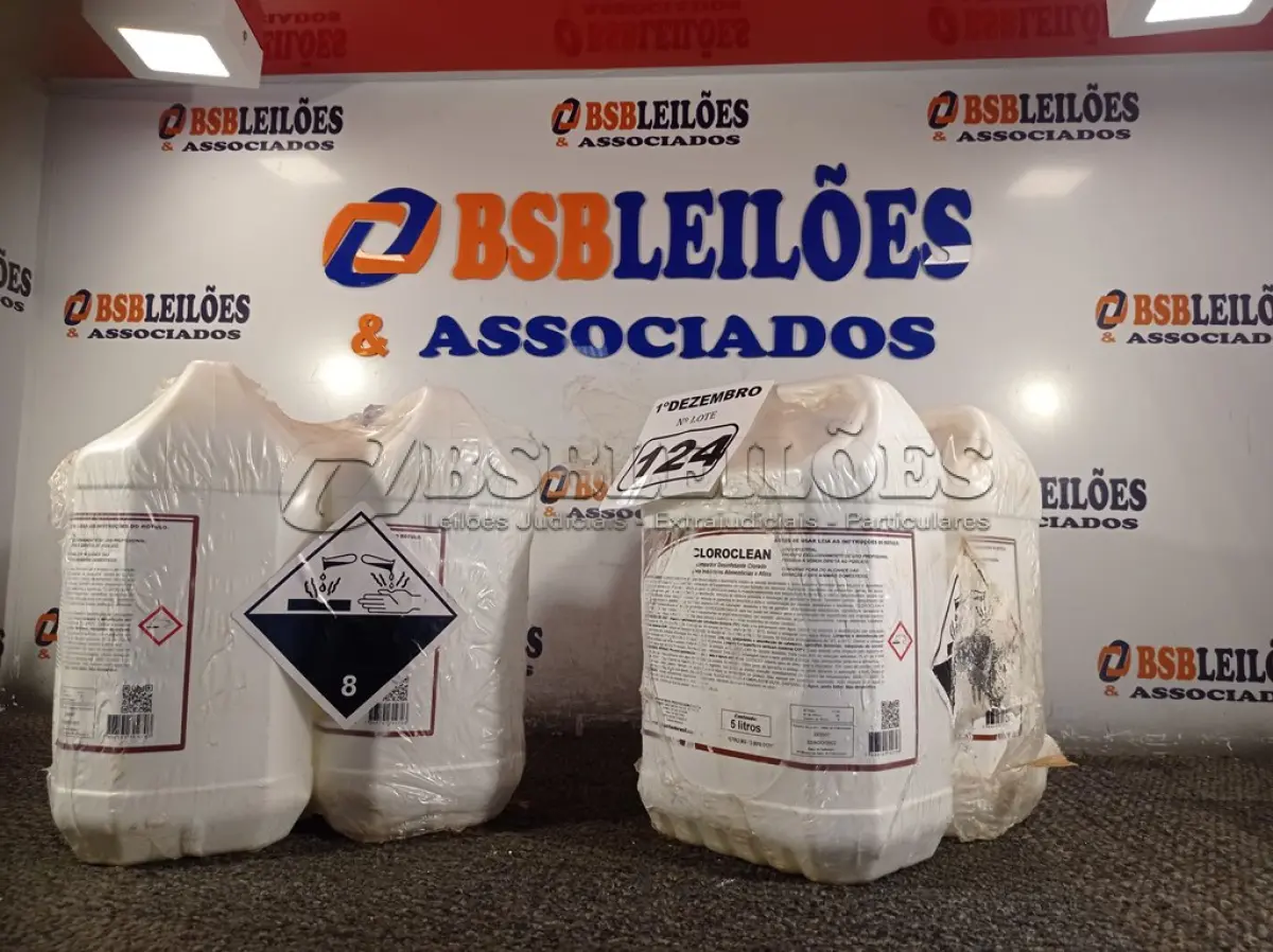 LOTE 124 - 20 LITROS DE CLOROCLEAN, LIMPADOR DESINFETANTE CLORADO PARA INDÚSTRIAS ALIMENTÍCIAS E AFINS.  (NO ESTADO) ATENÇÃO! FAZER A VISITAÇÃO ANTES DE ARREMATAR, NÃO SABEMOS SE FUNCIONA. LEILÃO NÃO TEM GARANTIA E NEM DEVOLUÇÃO, SUJEITO A POSSÍVEIS AVARIAS VISÍVEIS/OCULTAS E/OU AUSÊNCIA DE COMPONENTES.