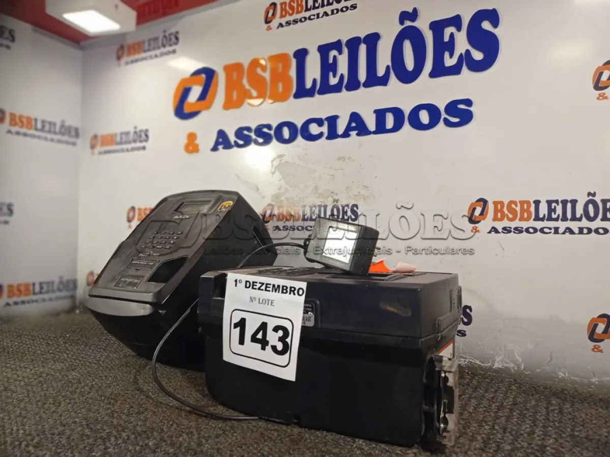 LOTE 143 - 02 RELÓGIOS DE PONTO MARCAS E MODELOS DIVERSOS. (NO ESTADO) ATENÇÃO! FAZER A VISITAÇÃO ANTES DE ARREMATAR, NÃO SABEMOS SE FUNCIONA. LEILÃO NÃO TEM GARANTIA E NEM DEVOLUÇÃO, SUJEITO A POSSÍVEIS AVARIAS VISÍVEIS/OCULTAS E/OU AUSÊNCIA DE COMPONENTES.