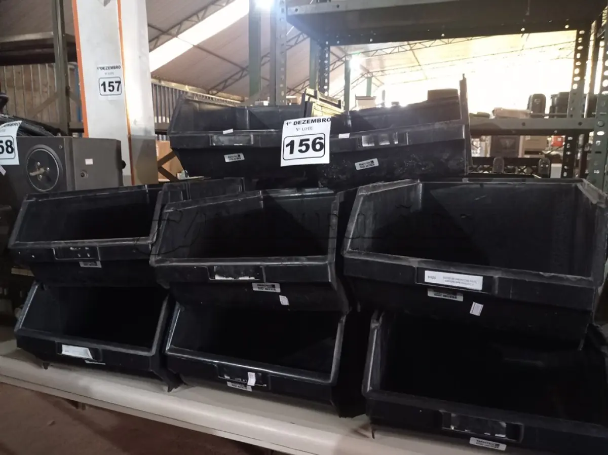 LOTE 156 - 01 LOTE COM VÁRIAS CAÇAMBAS ORGANIZADORAS. (NO ESTADO) ATENÇÃO! FAZER A VISITAÇÃO ANTES DE ARREMATAR, NÃO SABEMOS SE FUNCIONA. LEILÃO NÃO TEM GARANTIA E NEM DEVOLUÇÃO, SUJEITO A POSSÍVEIS AVARIAS VISÍVEIS/OCULTAS E/OU AUSÊNCIA DE COMPONENTES.
