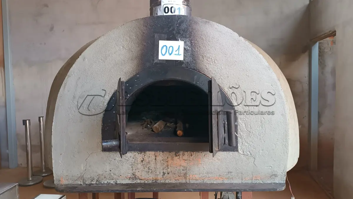 LOTE 001 - 01 FORNO DE PIZZA A LENHA E ELÉTRICO DA FORNOFLEX E EXAUSTÃO DO FORNO. (NO ESTADO DE CONSERVAÇÃO QUE SE ENCONTRA, NÃO SABEMOS SE FUNCIONA. LEILÃO NÃO TEM GARANTIA E NEM DEVOLUÇÃO).