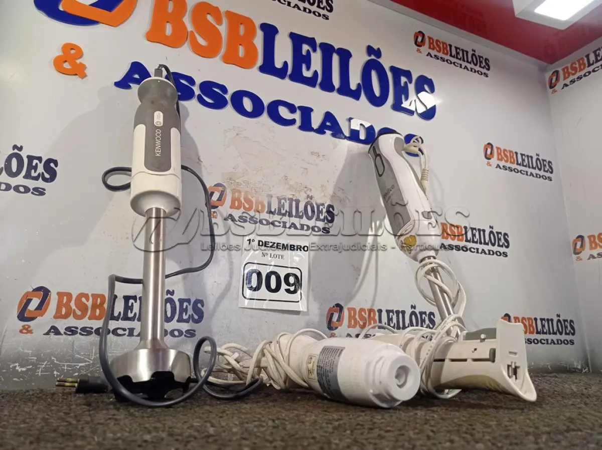 LOTE 009 - 04 MIXER PARA ALIMENTOS SENDO 02 INCOMPLETOS. (NO ESTADO) ATENÇÃO! FAZER A VISITAÇÃO ANTES DE ARREMATAR, NÃO SABEMOS SE FUNCIONA. LEILÃO NÃO TEM GARANTIA E NEM DEVOLUÇÃO, SUJEITO A POSSÍVEIS AVARIAS VISÍVEIS/OCULTAS E/OU AUSÊNCIA DE COMPONENTES.