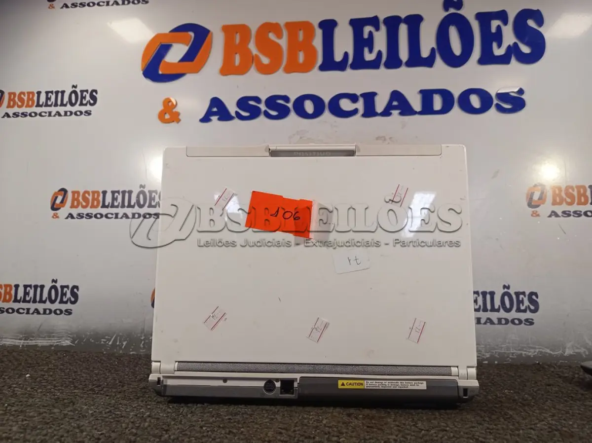LOTE 004 - 01 NOTEBOOK MARCA POSITIVO. (NO ESTADO) ATENÇÃO! FAZER A VISITAÇÃO ANTES DE ARREMATAR, NÃO SABEMOS SE FUNCIONA. LEILÃO NÃO TEM GARANTIA E NEM DEVOLUÇÃO, SUJEITO A POSSÍVEIS AVARIAS VISÍVEIS/OCULTAS E/OU AUSÊNCIA DE COMPONENTES.