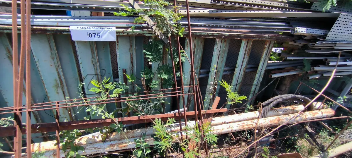 LOTE 075