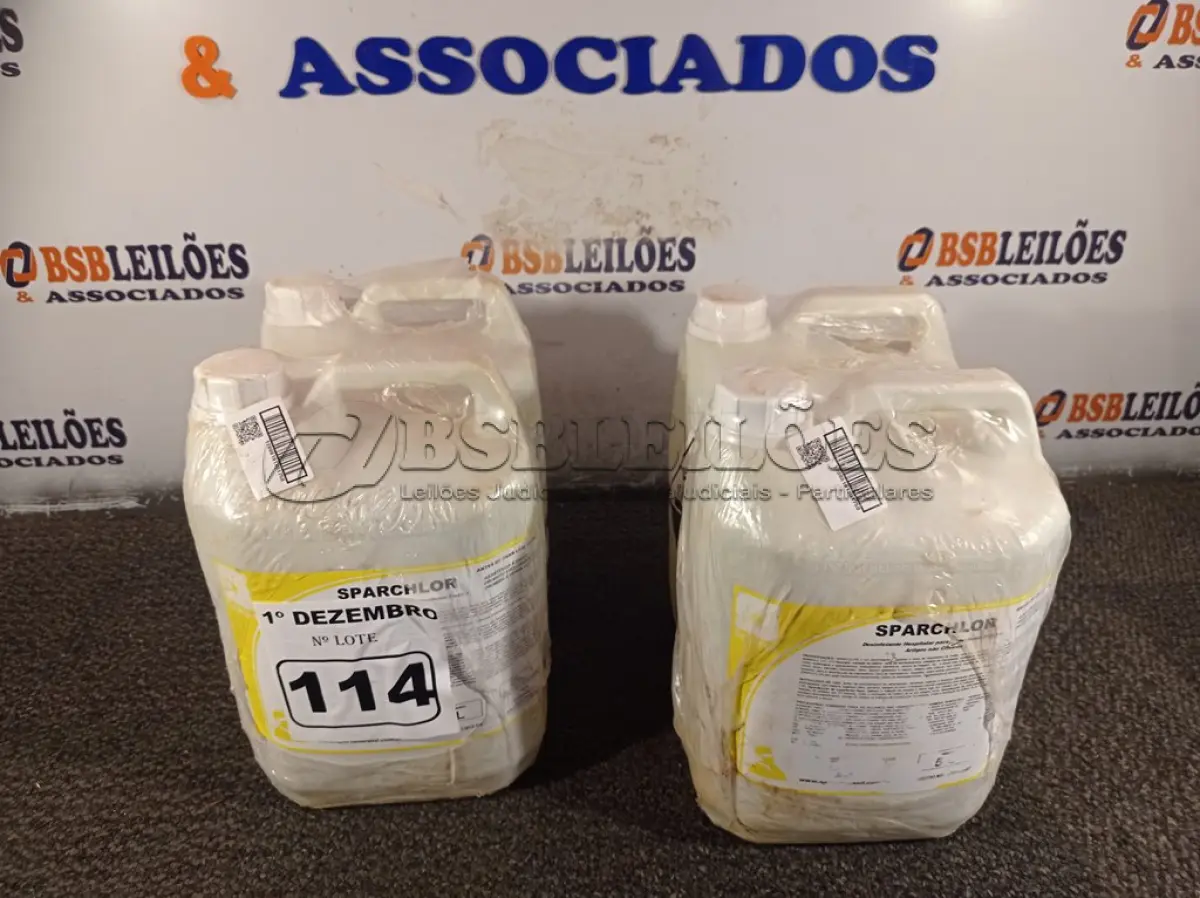 LOTE 114 - 20 LITROS DE DESINFETANTE HOSPITALAR PARA SUPERFÍCIES FIXAS E ARTIGOS NÃO CRÍTICOS. (NO ESTADO) ATENÇÃO! FAZER A VISITAÇÃO ANTES DE ARREMATAR, NÃO SABEMOS SE FUNCIONA. LEILÃO NÃO TEM GARANTIA E NEM DEVOLUÇÃO, SUJEITO A POSSÍVEIS AVARIAS VISÍVEIS/OCULTAS E/OU AUSÊNCIA DE COMPONENTES.