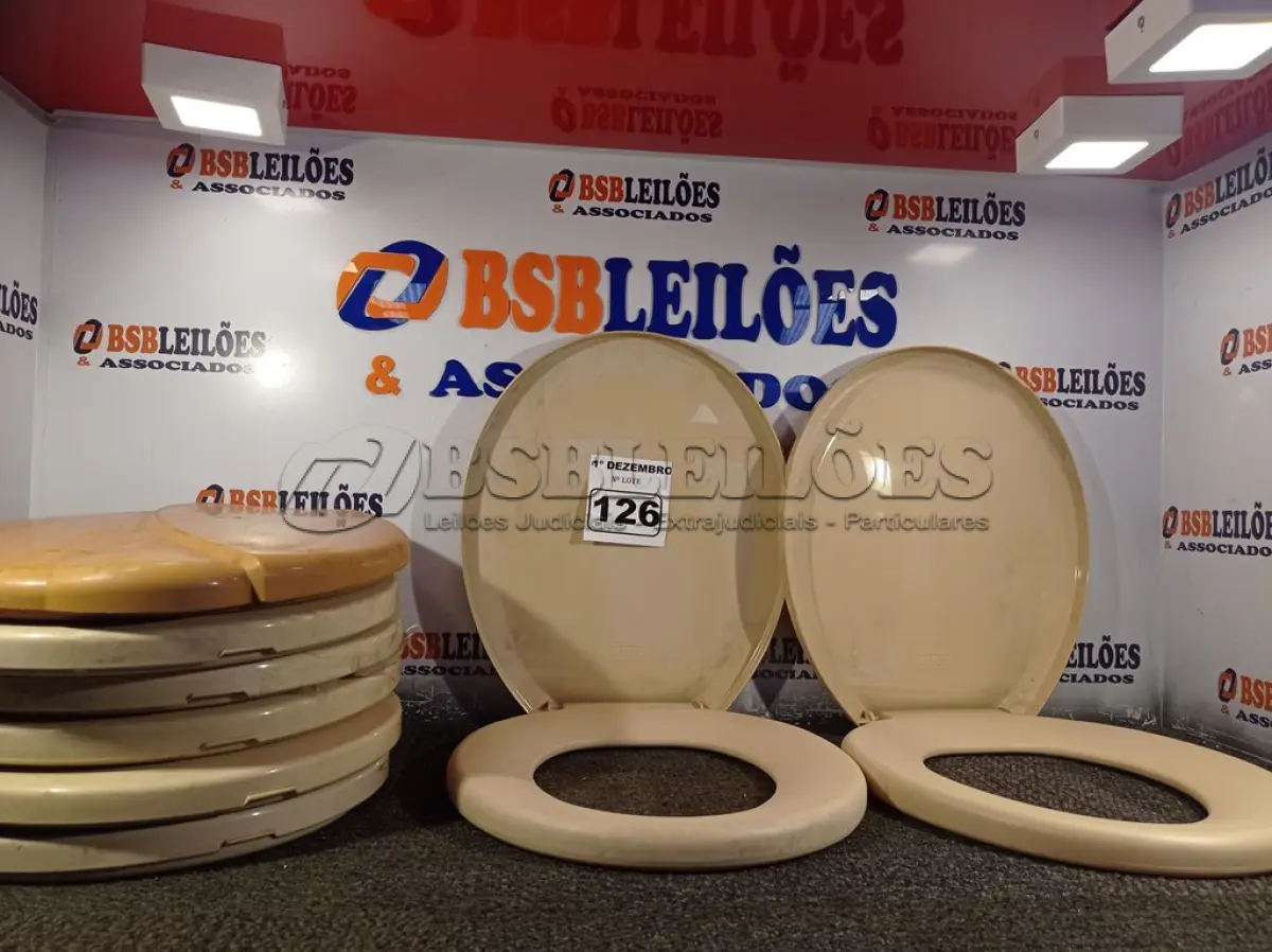 LOTE 126 - 08 ASSENTOS PARA VASO SANITÁRIO MARCAS E MODELOS DIVERSOS. (NO ESTADO) ATENÇÃO! FAZER A VISITAÇÃO ANTES DE ARREMATAR, NÃO SABEMOS SE FUNCIONA. LEILÃO NÃO TEM GARANTIA E NEM DEVOLUÇÃO, SUJEITO A POSSÍVEIS AVARIAS VISÍVEIS/OCULTAS E/OU AUSÊNCIA DE COMPONENTES.