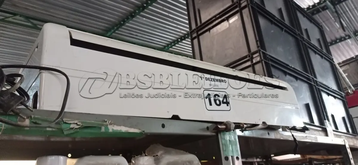 LOTE 164 - 01 EVAPORADORA MARCA CARRIER 12000BTU. (NO ESTADO) ATENÇÃO! FAZER A VISITAÇÃO ANTES DE ARREMATAR, NÃO SABEMOS SE FUNCIONA. LEILÃO NÃO TEM GARANTIA E NEM DEVOLUÇÃO, SUJEITO A POSSÍVEIS AVARIAS VISÍVEIS/OCULTAS E/OU AUSÊNCIA DE COMPONENTES.