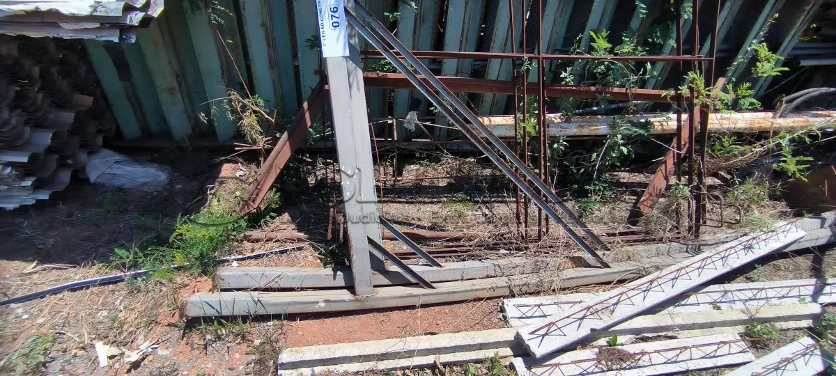 LOTE 076 - 01 LOTE COM FERRAGENS DIVERSAS (NO ESTADO, NÃO SABEMOS SE FUNCIONA. LEILÃO NÃO TEM GARANTIA E NEM DEVOLUÇÃO).