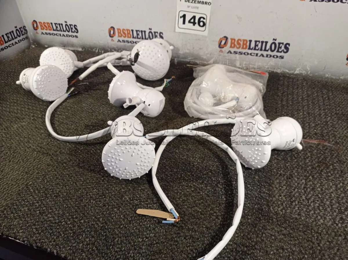 LOTE 146 - 07 CHUVEIROS ELÉTRICOS MARCAS E MODELOS DIVERSOS. (NO ESTADO) ATENÇÃO! FAZER A VISITAÇÃO ANTES DE ARREMATAR, NÃO SABEMOS SE FUNCIONA. LEILÃO NÃO TEM GARANTIA E NEM DEVOLUÇÃO, SUJEITO A POSSÍVEIS AVARIAS VISÍVEIS/OCULTAS E/OU AUSÊNCIA DE COMPONENTES.