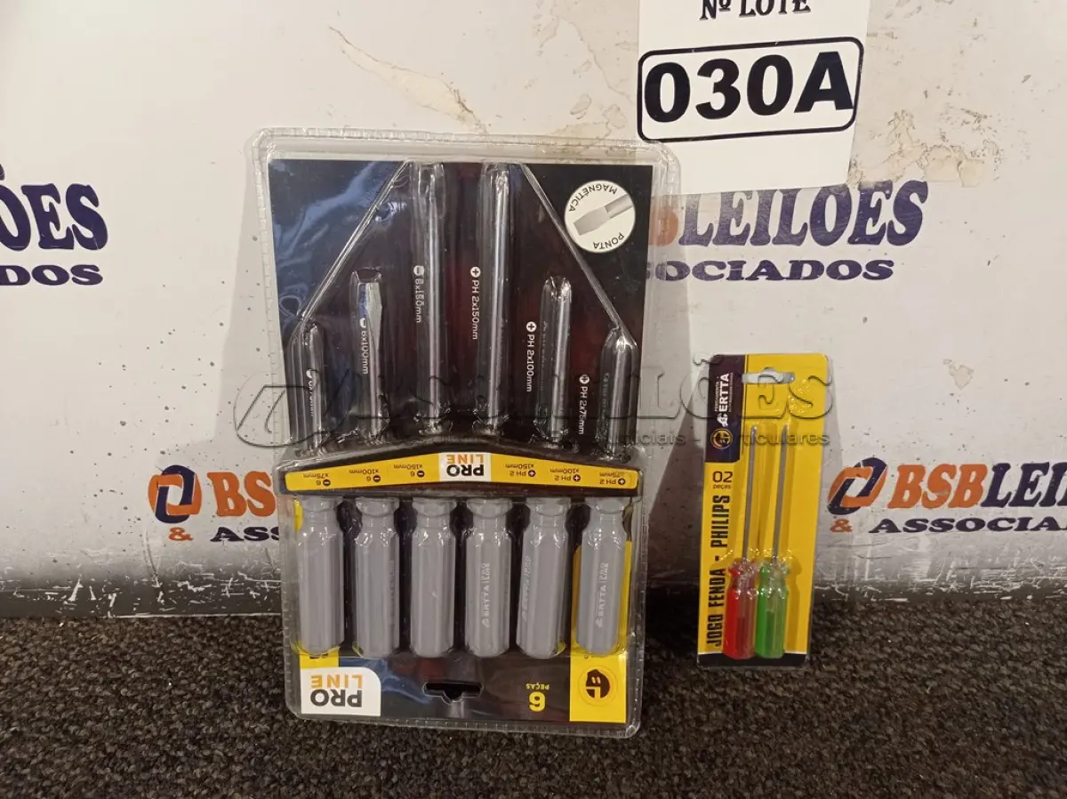 LOTE 030 - 02 KIT’S DE CHAVES FENDA/PHILIPS 06/02 PEÇAS. (NO ESTADO) ATENÇÃO! FAZER A VISITAÇÃO ANTES DE ARREMATAR, NÃO SABEMOS SE FUNCIONA. LEILÃO NÃO TEM GARANTIA E NEM DEVOLUÇÃO, SUJEITO A POSSÍVEIS AVARIAS VISÍVEIS/OCULTAS E/OU AUSÊNCIA DE COMPONENTES.
