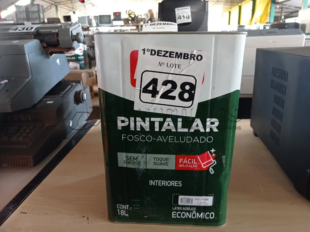 LOTE 428 - 01 LATA DE TINTA IQUINE PINTALAR FOSCO AVELUDADO 18L COR VERDE PISCINA. (NO ESTADO) ATENÇÃO! FAZER A VISITAÇÃO ANTES DE ARREMATAR, NÃO SABEMOS SE FUNCIONA. LEILÃO NÃO TEM GARANTIA E NEM DEVOLUÇÃO, SUJEITO A POSSÍVEIS AVARIAS VISÍVEIS/OCULTAS E/OU AUSÊNCIA DE COMPONENTES.