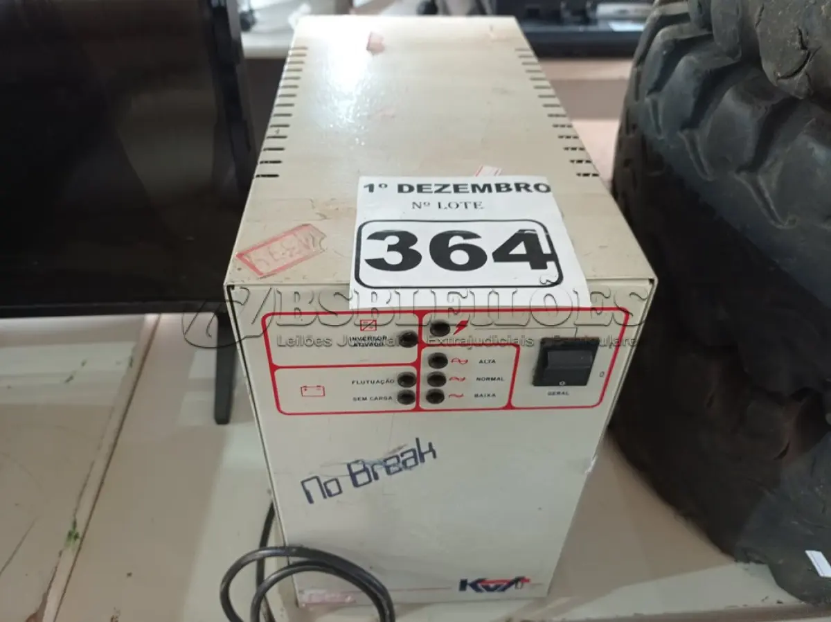 LOTE 364 - 01 NOBREAK. (NO ESTADO) ATENÇÃO! FAZER A VISITAÇÃO ANTES DE ARREMATAR, NÃO SABEMOS SE FUNCIONA. LEILÃO NÃO TEM GARANTIA E NEM DEVOLUÇÃO, SUJEITO A POSSÍVEIS AVARIAS VISÍVEIS/OCULTAS E/OU AUSÊNCIA DE COMPONENTES.