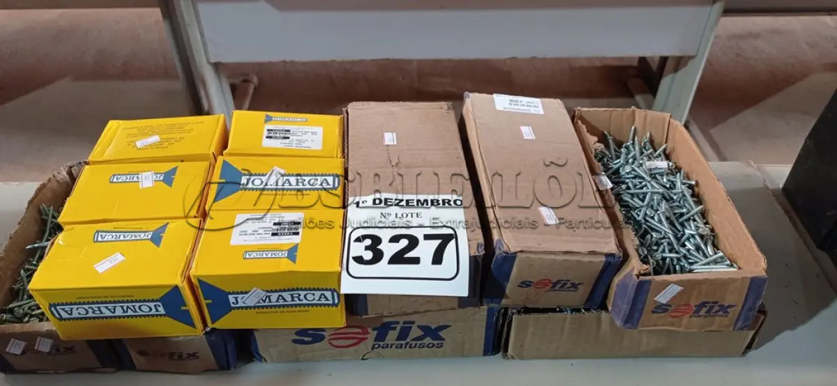 LOTE 327 - 01 LOTE COM PARAFUSOS DIVERSOS. (NO ESTADO) ATENÇÃO! FAZER A VISITAÇÃO ANTES DE ARREMATAR, NÃO SABEMOS SE FUNCIONA. LEILÃO NÃO TEM GARANTIA E NEM DEVOLUÇÃO, SUJEITO A POSSÍVEIS AVARIAS VISÍVEIS/OCULTAS E/OU AUSÊNCIA DE COMPONENTES.
