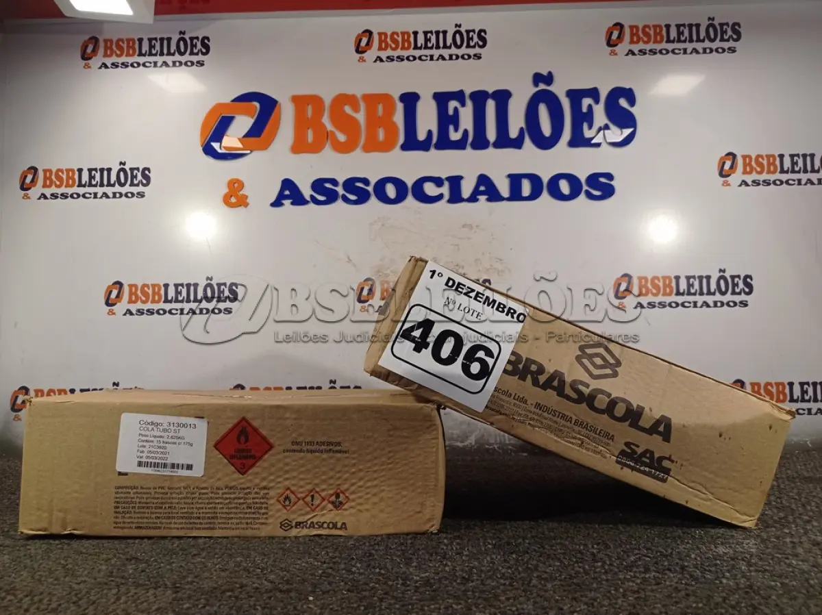 LOTE 406 - 02 CAIXAS COM COLA TUBO ST 175G COM 15 FRASCOS CADA. (NO ESTADO) ATENÇÃO! FAZER A VISITAÇÃO ANTES DE ARREMATAR, NÃO SABEMOS SE FUNCIONA. LEILÃO NÃO TEM GARANTIA E NEM DEVOLUÇÃO, SUJEITO A POSSÍVEIS AVARIAS VISÍVEIS/OCULTAS E/OU AUSÊNCIA DE COMPONENTES.