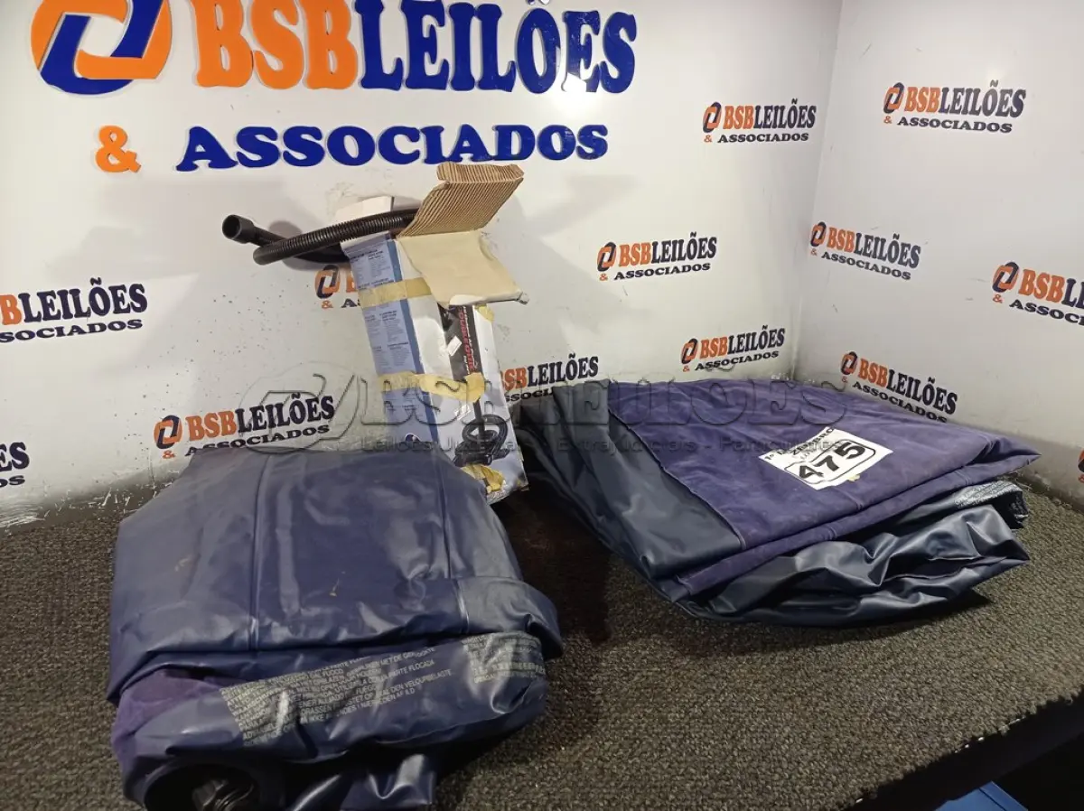LOTE 475 - 02 COLCHÕES INFLÁVEIS DE SOLTEIRO E 01 BOMBA. (NO ESTADO) ATENÇÃO! FAZER A VISITAÇÃO ANTES DE ARREMATAR, NÃO SABEMOS SE FUNCIONA. LEILÃO NÃO TEM GARANTIA E NEM DEVOLUÇÃO, SUJEITO A POSSÍVEIS AVARIAS VISÍVEIS/OCULTAS E/OU AUSÊNCIA DE COMPONENTES.