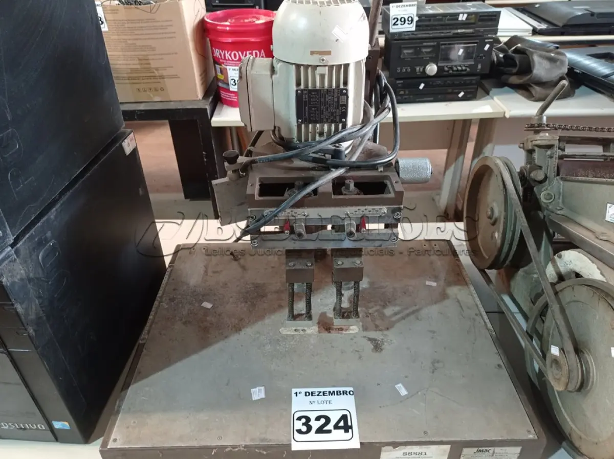 LOTE 324