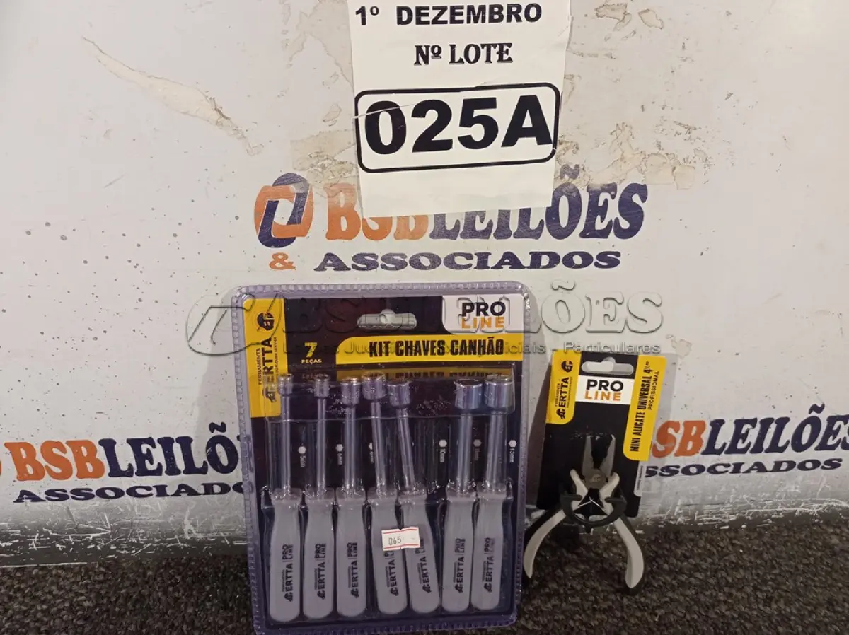 LOTE 025 - 01 KIT DE CHAVE CANHÃO E 01 MINI ALICATE UNIVERSAL 4”. (NO ESTADO) ATENÇÃO! FAZER A VISITAÇÃO ANTES DE ARREMATAR, NÃO SABEMOS SE FUNCIONA. LEILÃO NÃO TEM GARANTIA E NEM DEVOLUÇÃO, SUJEITO A POSSÍVEIS AVARIAS VISÍVEIS/OCULTAS E/OU AUSÊNCIA DE COMPONENTES.