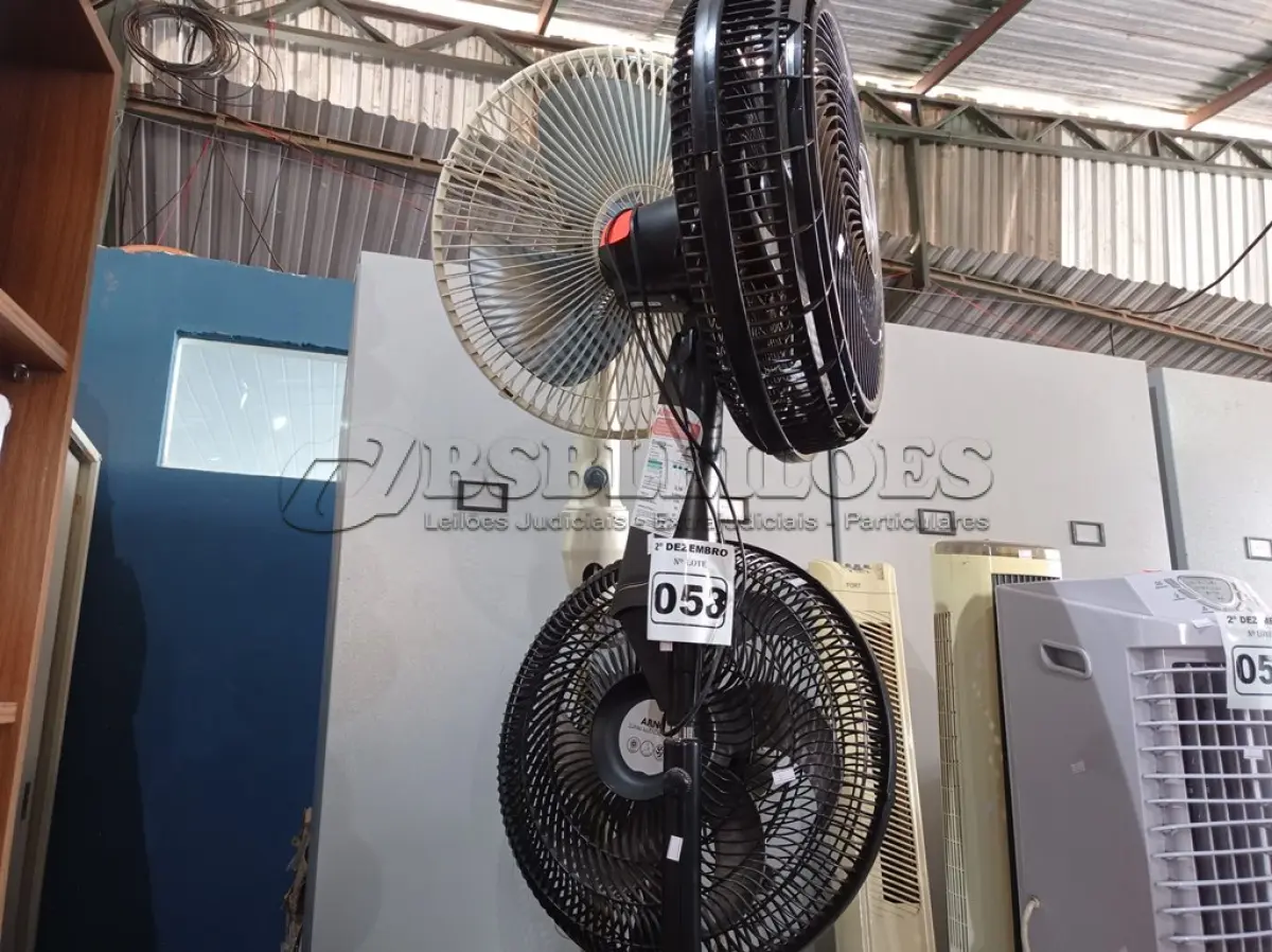 LOTE 058 - 03 VENTILADORES MARCAS E MODELOS DIVERSOS. (NO ESTADO) ATENÇÃO! FAZER A VISITAÇÃO ANTES DE ARREMATAR, NÃO SABEMOS SE FUNCIONA. LEILÃO NÃO TEM GARANTIA E NEM DEVOLUÇÃO, SUJEITO A POSSÍVEIS AVARIAS VISÍVEIS/OCULTAS E/OU AUSÊNCIA DE COMPONENTES.