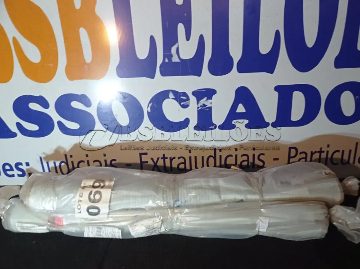 LOTE 069 - 03 – TAPETES DIVERSO (NO ESTADO, NÃO SABEMOS SE FUNCIONA. LEILÃO NÃO TEM GARANTIA E NEM DEVOLUÇÃO, SUJEITO A POSSÍVEIS AVARIAS VISÍVEIS/OCULTAS E/OU AUSÊNCIA DE COMPONENTES)